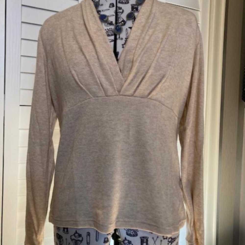 Conquista Beige Melange V-Neck Knit Top (L/42)